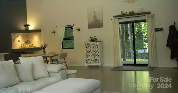 Hot Springs, NC 28743,522 Indian Trail RD