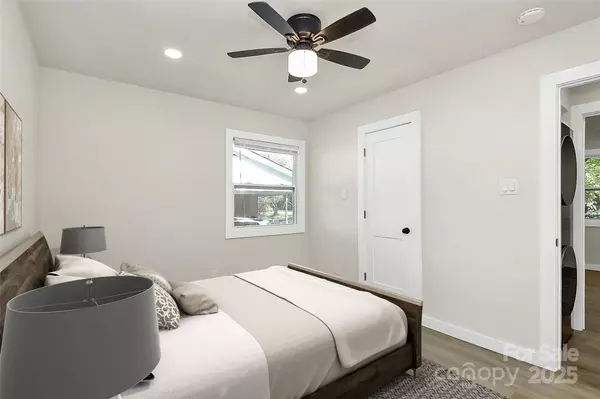 Charlotte, NC 28215,4132 Shamrock DR