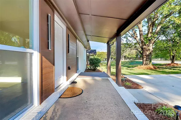 Charlotte, NC 28215,4132 Shamrock DR