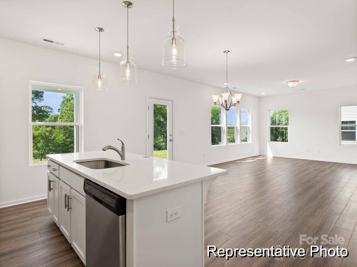 Lowell, NC 28098,1415 Richmond DR #18