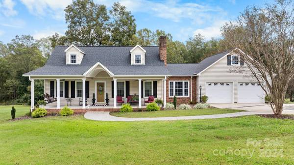 2461 Walt Arney RD, Lenoir, NC 28645