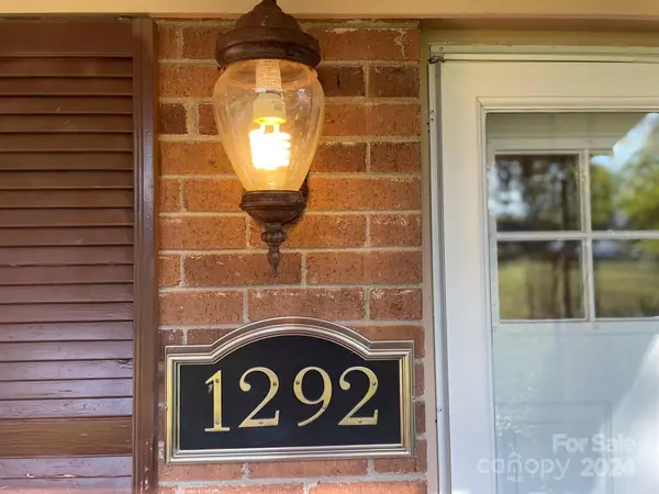 Morganton, NC 28655,1292 Oak Hill DR