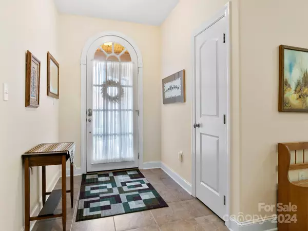 Asheville, NC 28806,33 Pacifico DR