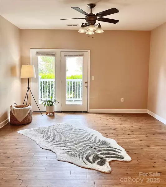 11264 Hyde Pointe CT, Charlotte, NC 28262