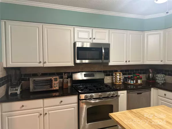 Gastonia, NC 28054,1840 A Robinwood RD #A