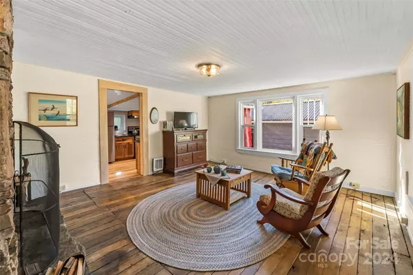 Mars Hill, NC 28754,4876 Paint Fork RD