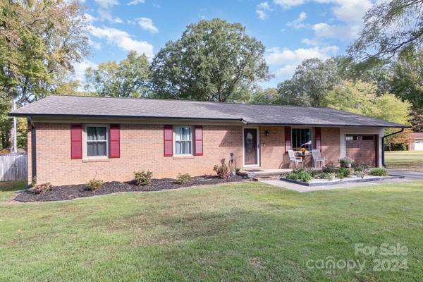 Salisbury, NC 28146,380 Vineyard DR