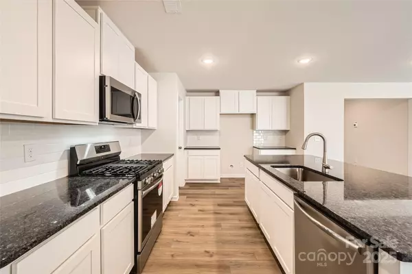 Troutman, NC 28166,112 Dorian PL