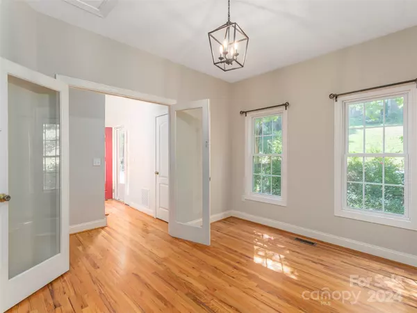 Fairview, NC 28730,5 Graylyn DR