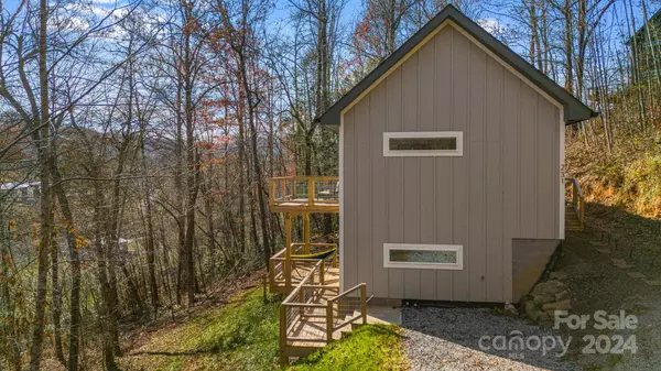 231 Porters RDG, Canton, NC 28716