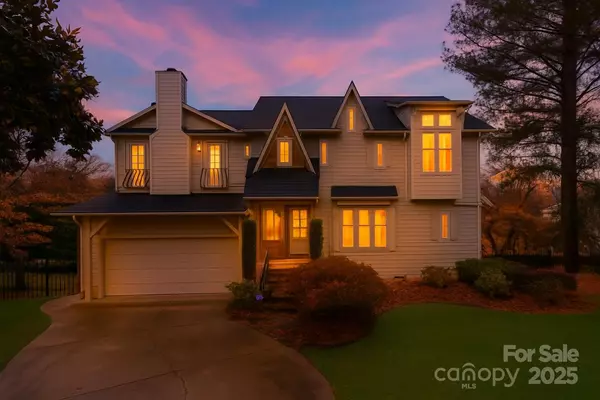 Charlotte, NC 28226,501 River Oaks LN