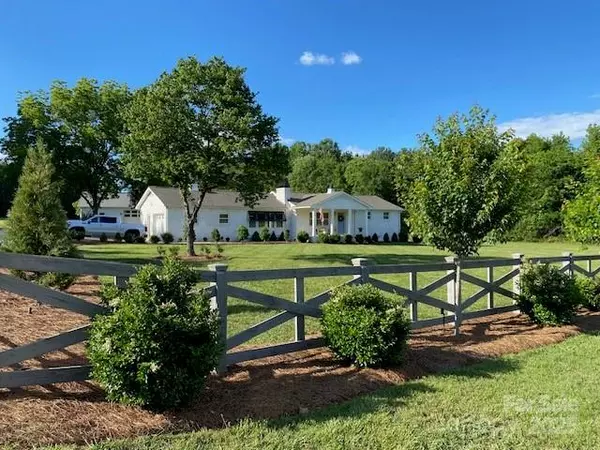 796 Cornelius RD, Mooresville, NC 28117