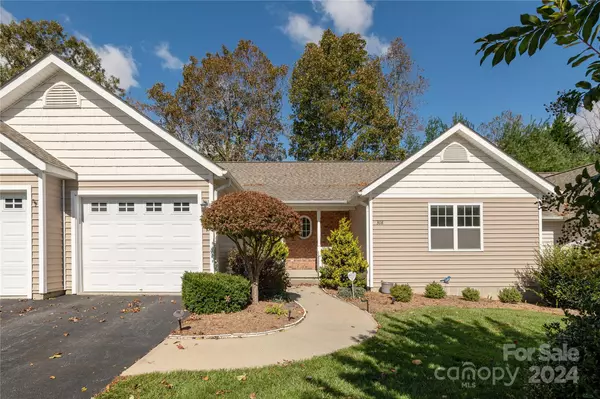 Hendersonville, NC 28792,308 Charlestown DR