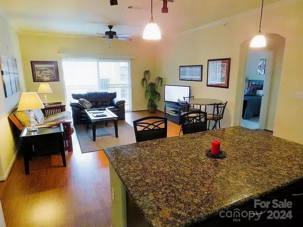 Columbia, SC 29201,1085 Shop RD #421