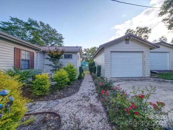 Liberty Hill, SC 29074,2480 Cottage LN