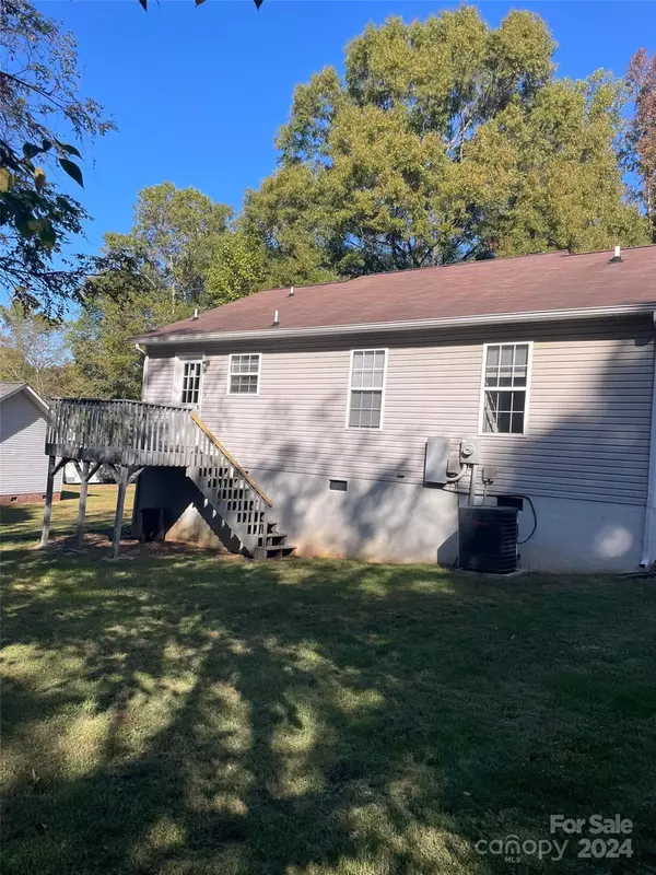 Statesville, NC 28677,788 W Pine CIR