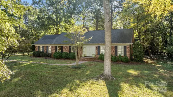 201 Smithfield DR, Charlotte, NC 28270