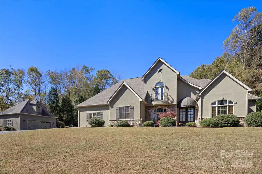 153 Burge Mountain RD, Hendersonville, NC 28792