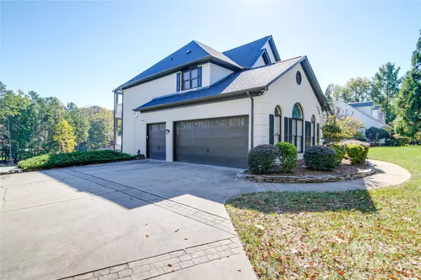 Mooresville, NC 28117,211 Bullfinch RD