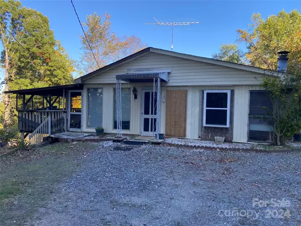 3642 Barus Pond LOOP, Valdese, NC 28690