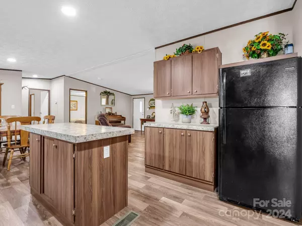 Rutherfordton, NC 28139,251 Youngs DR #6