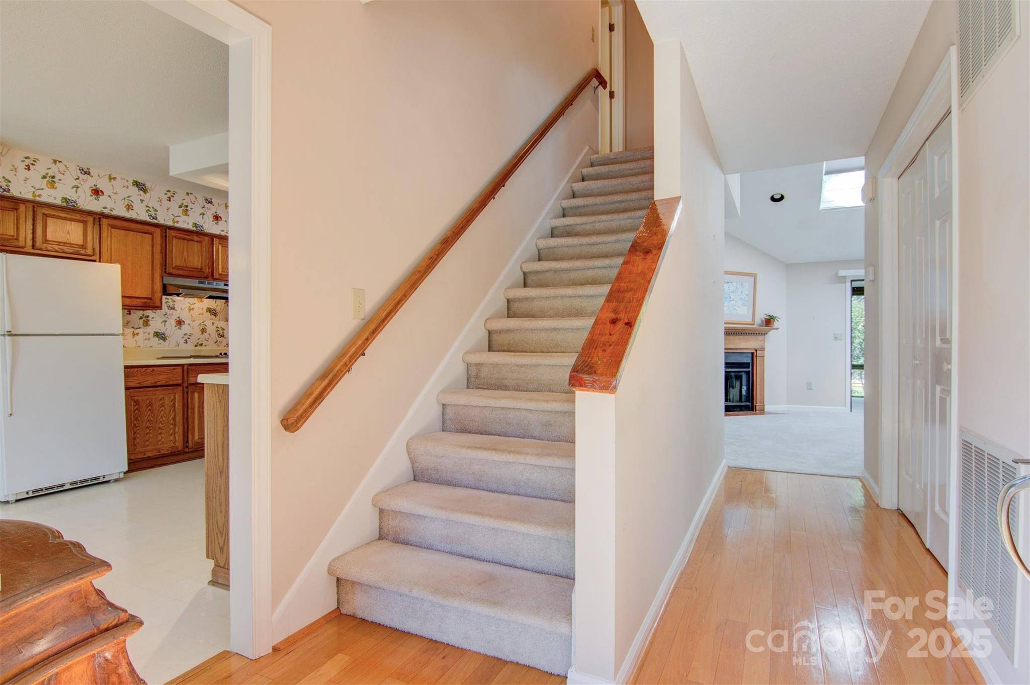 Hickory, NC 28601,1652 12th ST NE