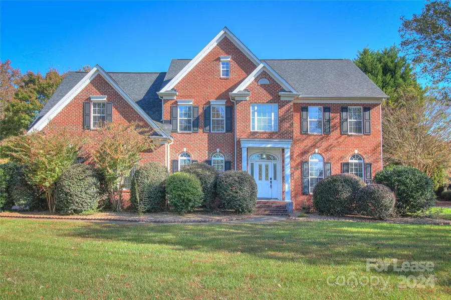 1626 Emerald Lake DR, Matthews, NC 28104