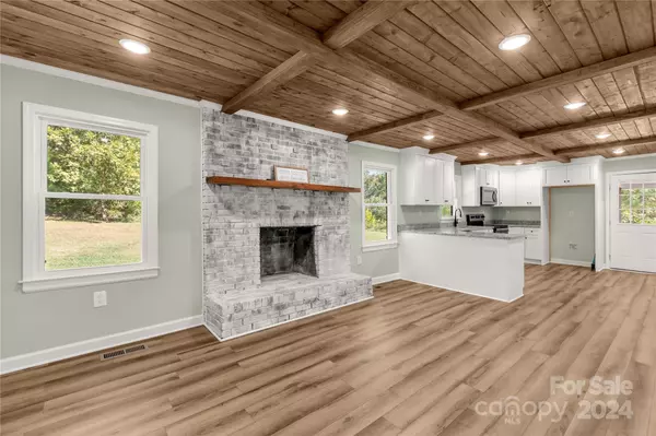 Hickory Grove, SC 29717,1208 Smith ST