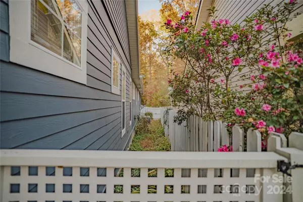 Flat Rock, NC 28731,91 Village Greenway None