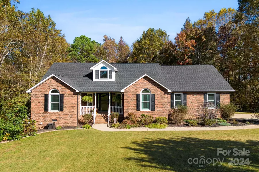 3006 Eaker DR, Cherryville, NC 28021