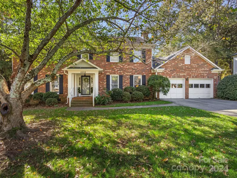 6208 Amber Mist LN, Charlotte, NC 28211