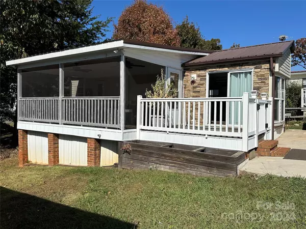 New London, NC 28127,104 Cardinal AVE