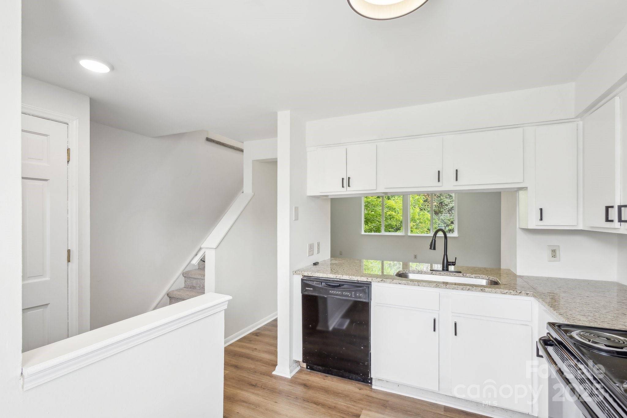 Charlotte, NC 28213,9424 Lexington CIR #F