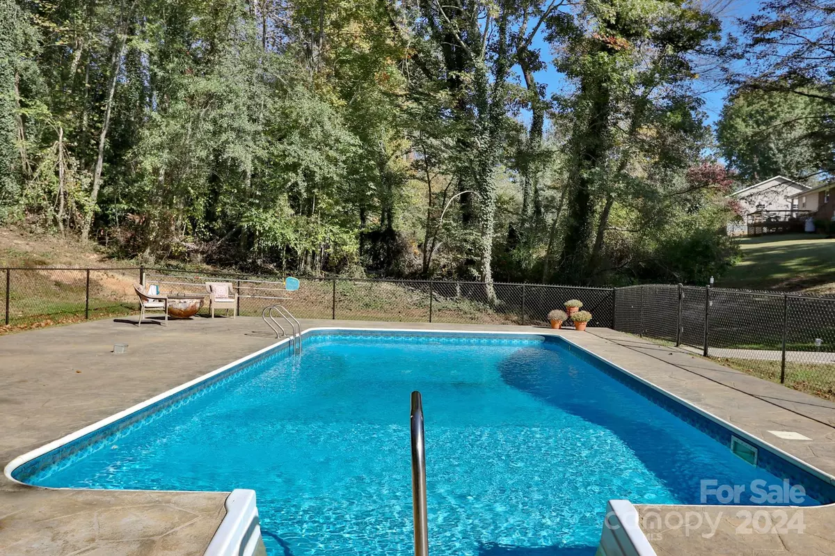 Boonville, NC 27011,146 Marview DR