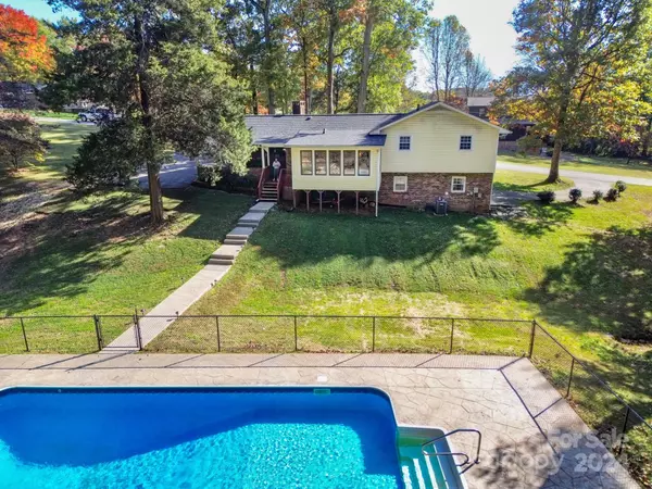 Boonville, NC 27011,146 Marview DR