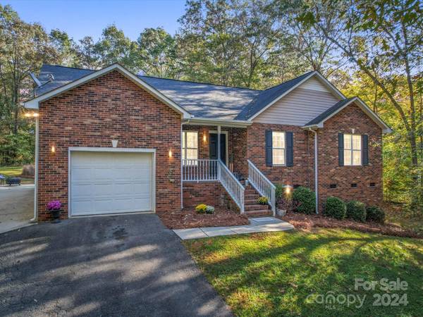 3808 Lawrence CT, Monroe, NC 28110