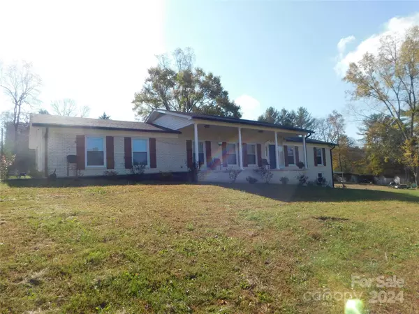 3379 Deerbrook RD, Lenoir, NC 28645