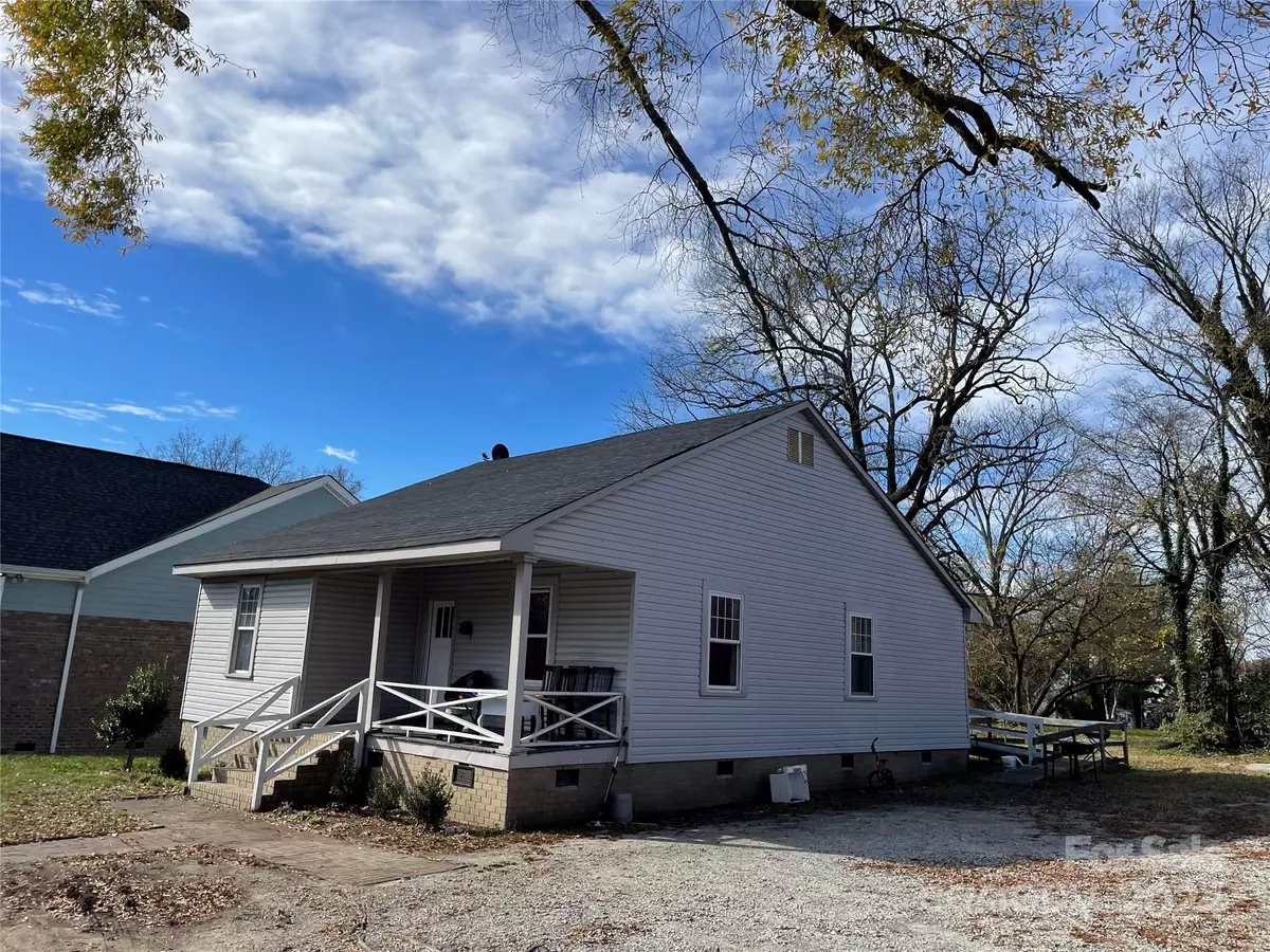 Salisbury, NC 28144,922 N Main ST