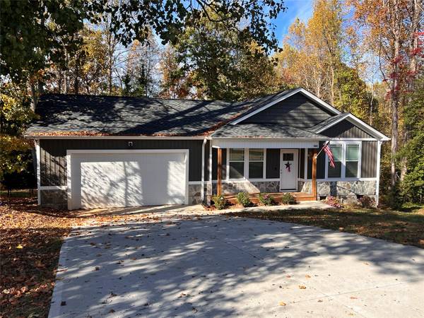 7832 Adeline LN, Sherrills Ford, NC 28673