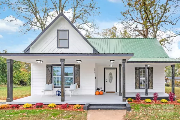903 E 11th ST, Newton, NC 28658