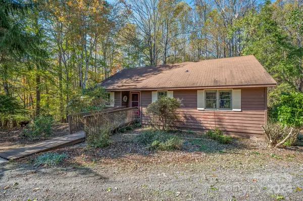 114 Rambo CT, Lake Lure, NC 28746