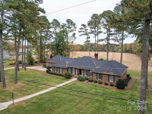 Oakboro, NC 28129,205 James RD