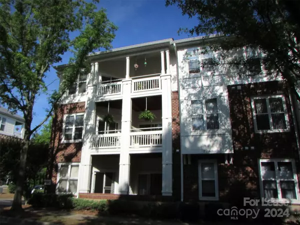 713 Northeast DR #64, Davidson, NC 28036