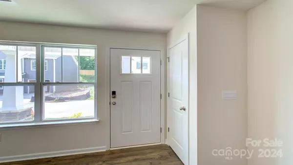 Arden, NC 28704,47 Virginia Commons DR