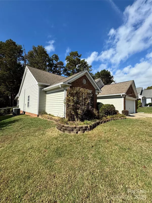 Kannapolis, NC 28081,824 Lantern WAY