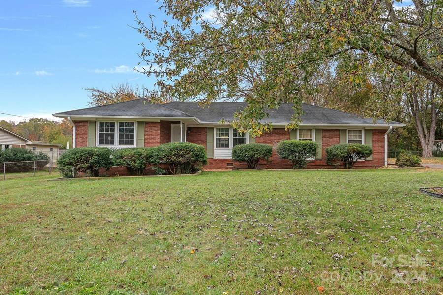 2114 Joe RD, Statesville, NC 28625