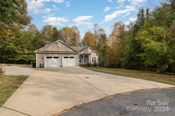 Maiden, NC 28650,3390 Seminole DR