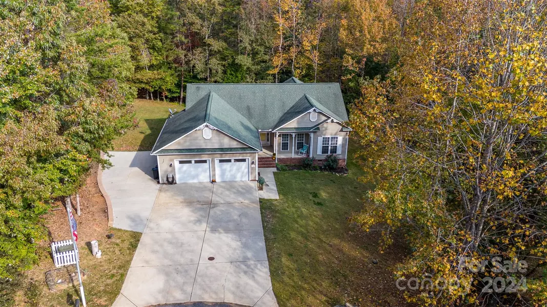 3390 Seminole DR, Maiden, NC 28650