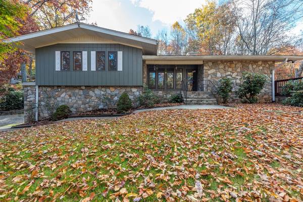 360 Hunt Estates DR, Waynesville, NC 28786