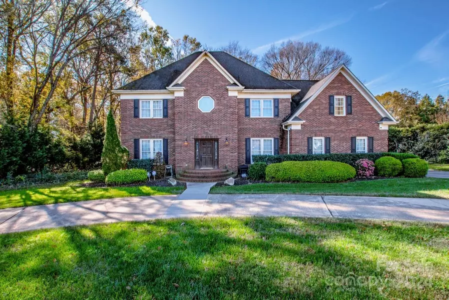 6021 Fox Crossing DR, Charlotte, NC 28216